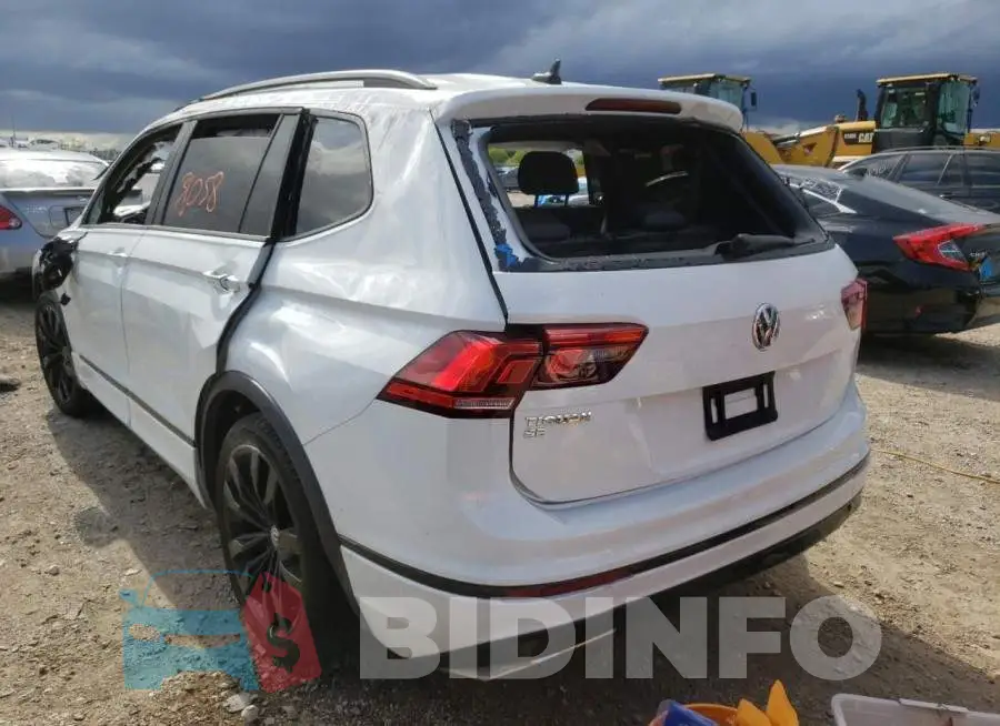 3VV3B7AX1LM148186 Photo# 3 3VV3B7AX1LM148186 Photo# 3