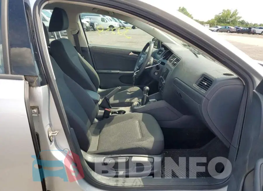 3VW167AJ7GM343525 Photo# 5 3VW167AJ7GM343525 Photo# 5