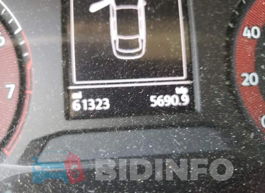 3VWC57BU5KM006526 Photo# 8