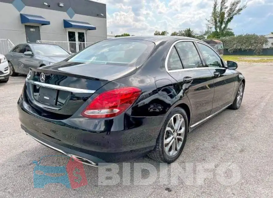 55SWF4JB6GU173936 Photo# 4