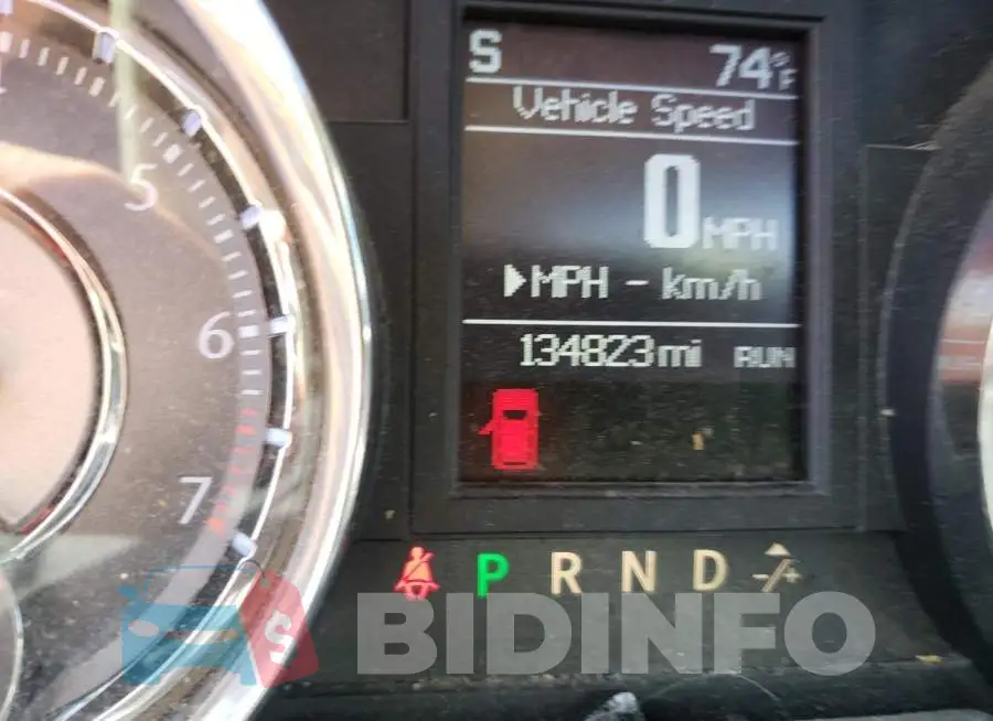 2C4RC1JG8GR194180 Photo# 8 2C4RC1JG8GR194180 Photo# 8
