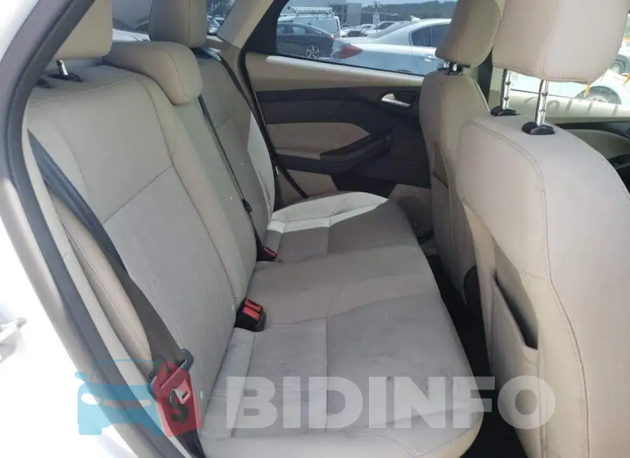 1FADP3F24GL257975 Photo# 6
