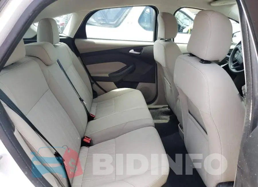 1FADP3K2XHL276831 Photo# 6