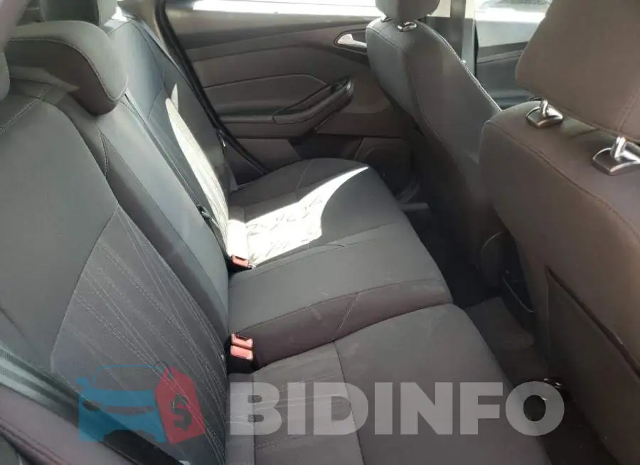 1FADP3M22HL209427 Photo# 6 1FADP3M22HL209427 Photo# 6