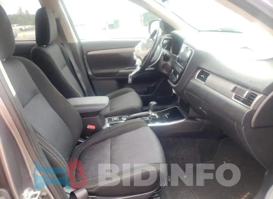 JA4AD3A32JZ001516 Photo# 5
