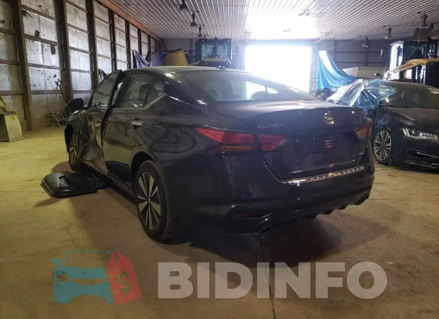 1N4BL4DW3MN313130 Photo# 3