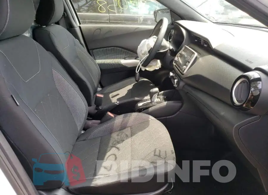 3N1CP5CU0JL525989 Photo# 5