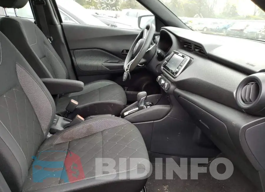 3N1CP5CU2KL547235 Photo# 5