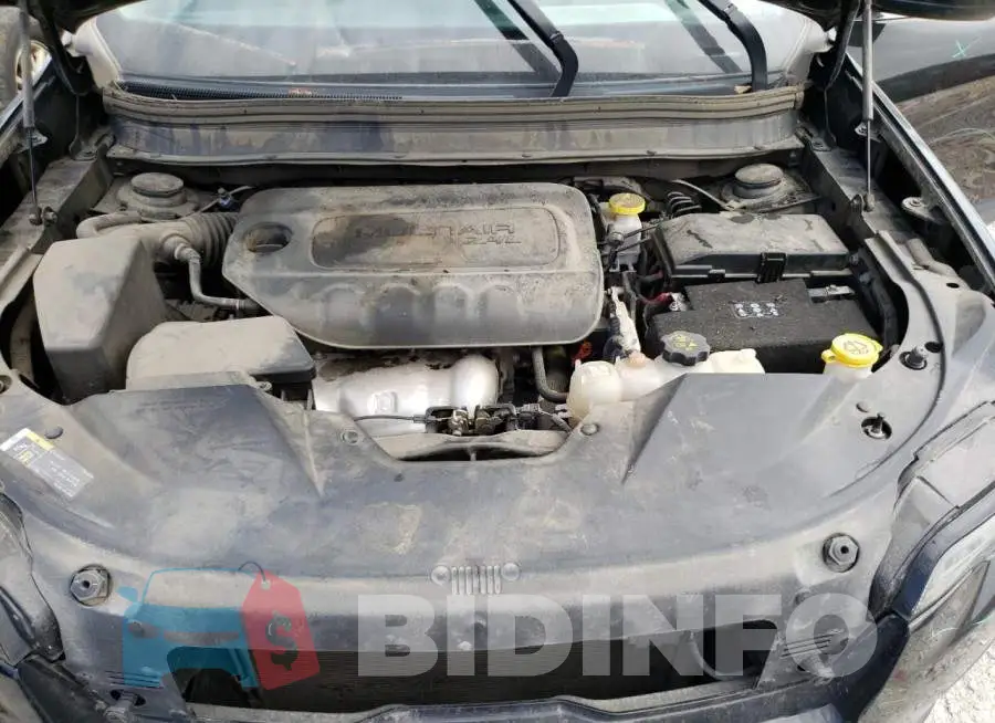 1C4PJLCB3KD427937 Photo# 7