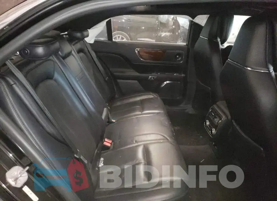 1LN6L9NC2J5602438 Photo# 6