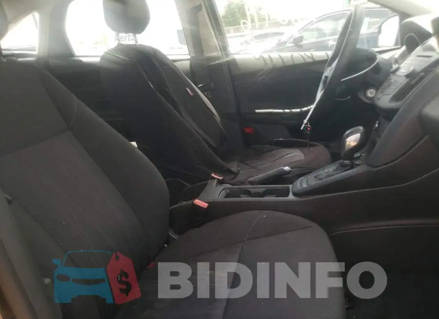 1FADP3E27GL240525 Photo# 5