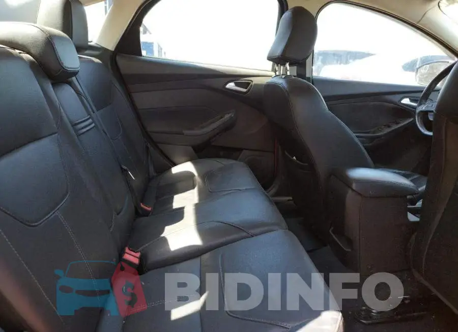 1FADP3F28GL286024 Photo# 6