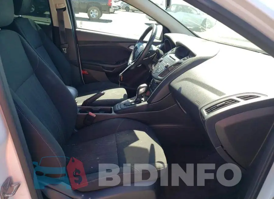 1FADP3F2XGL247080 Photo# 5