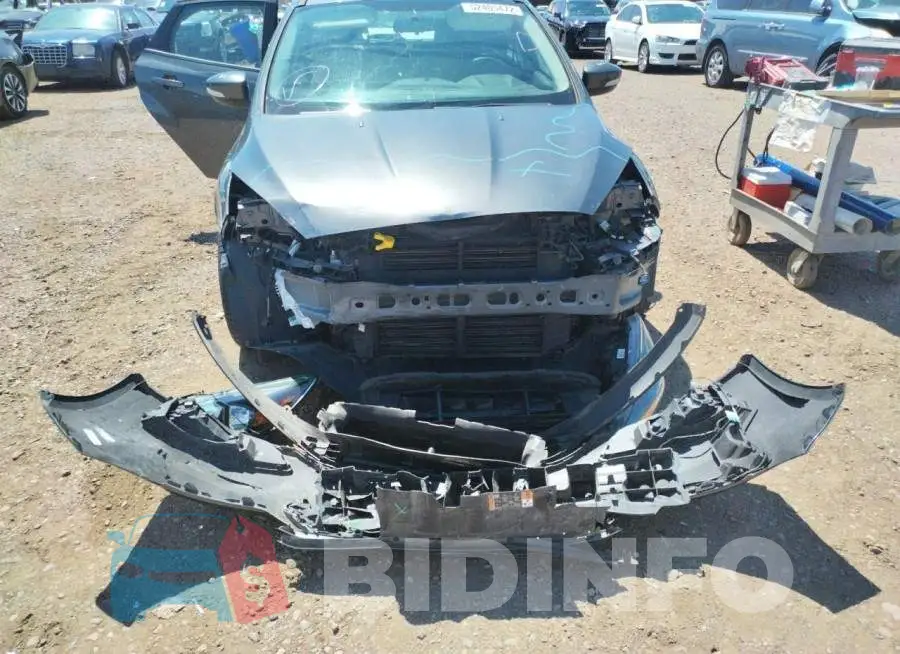 1FADP3M22HL299548 Photo# 9