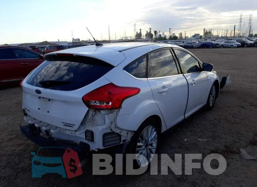 1FADP3N26GL339871 Photo# 4