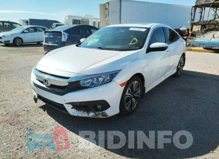 19XFC1F30HE006926 Photo# 2