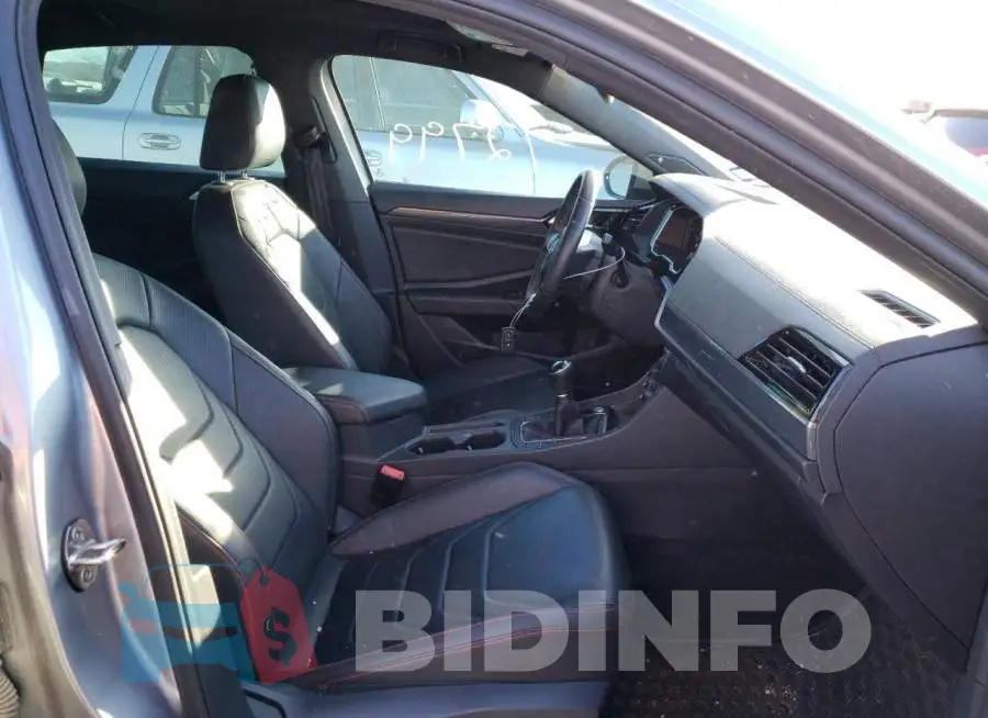 3VW5T7BU4LM034883 Photo# 5