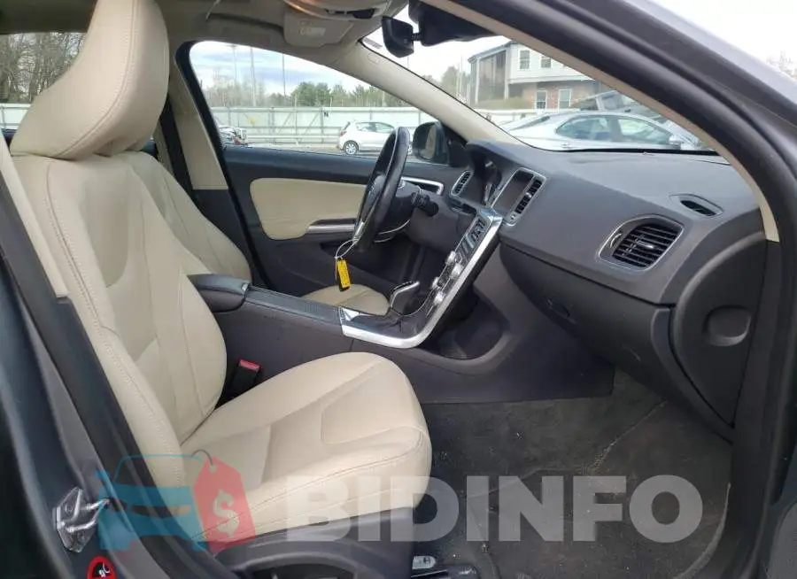LYV402TK1HB143127 Photo# 5