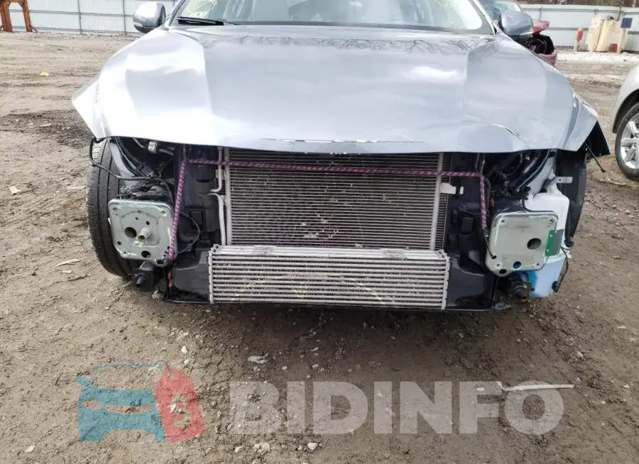 LYV402TK1HB143127 Photo# 9