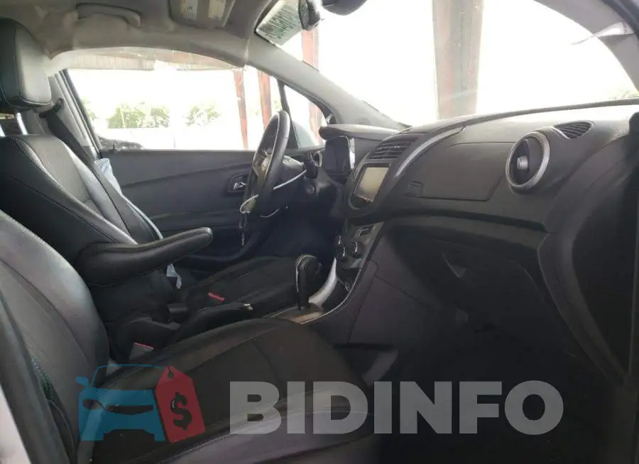 3GNCJLSB7GL272866 Photo# 5