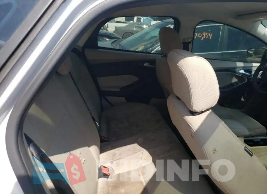 1FADP3F25GL335356 Photo# 6