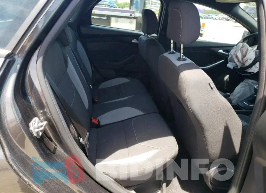 1FADP3L99HL317588 Photo# 6