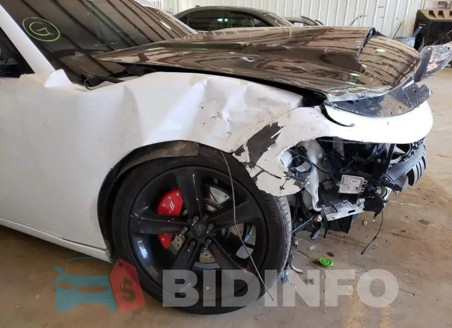 2C3CDXCT3GH188507 Photo# 9