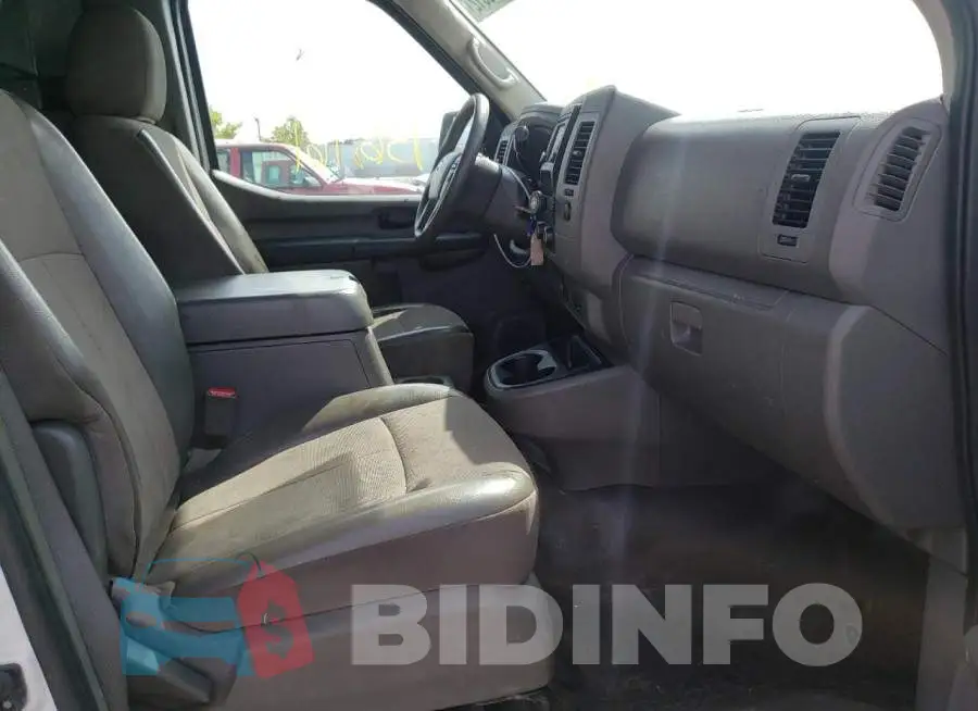 1N6BF0LYXHN811325 Photo# 5