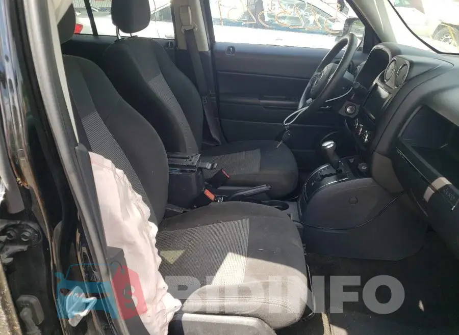 1C4NJRBB5GD509977 Photo# 5