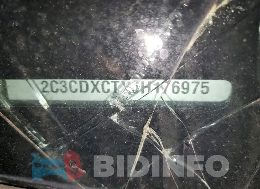 2C3CDXCTXJH176975 Photo# 10
