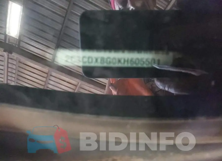 2C3CDXBG0KH605501 Photo# 9