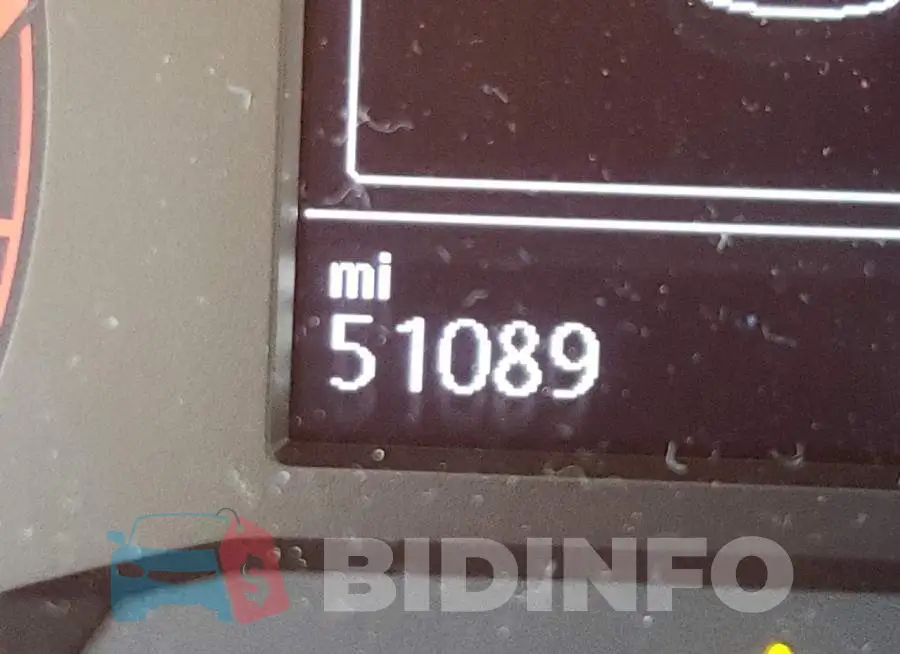 3VWC57BU8KM028052 Photo# 8