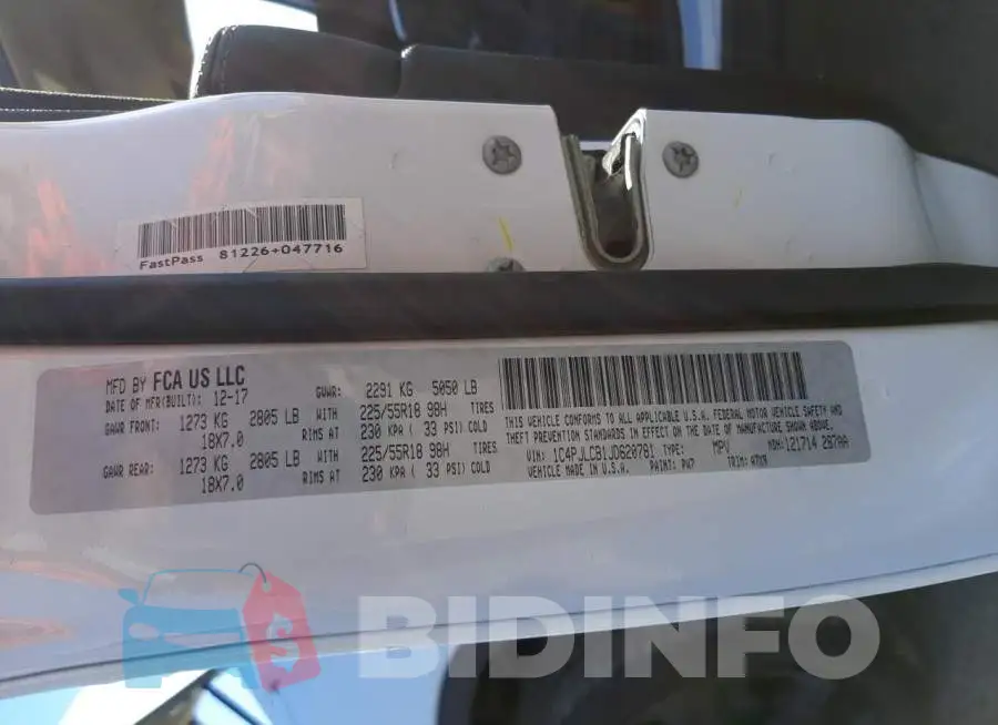 1C4PJLCB1JD620781 Photo# 10