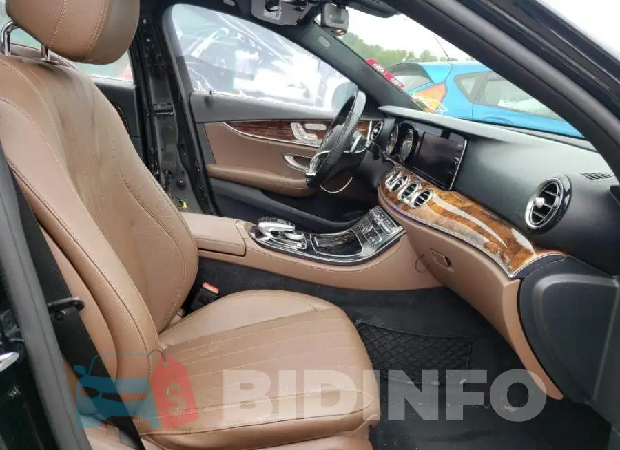 WDDZF4KB4HA107043 Photo# 5