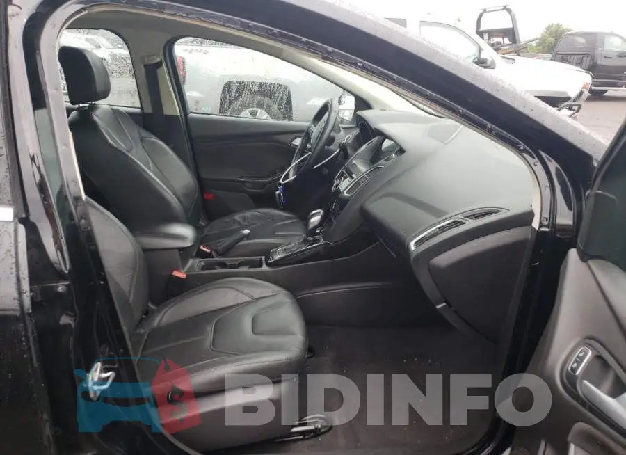 1FADP3N24GL273630 Photo# 5
