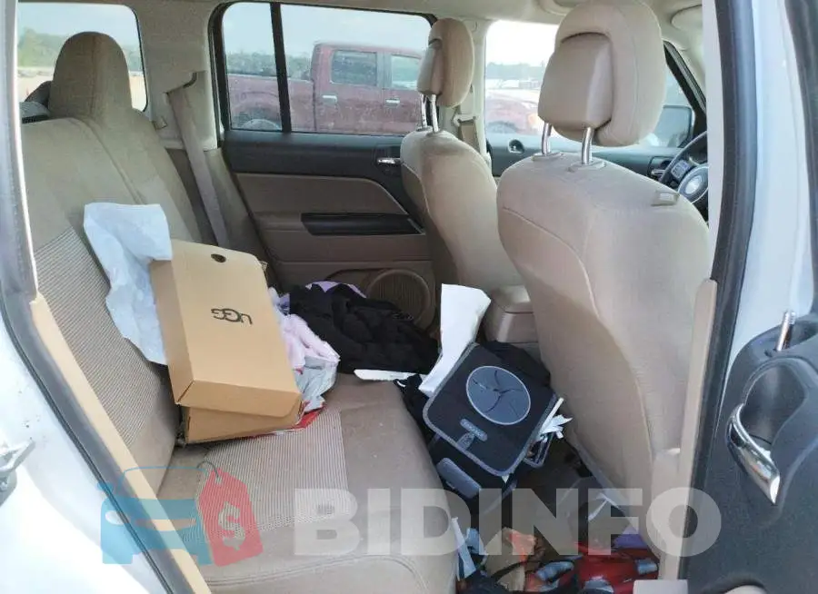 1C4NJPBA2GD753677 Photo# 6