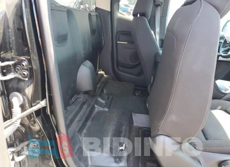 1GCHSCEA6M1273704 Photo# 6