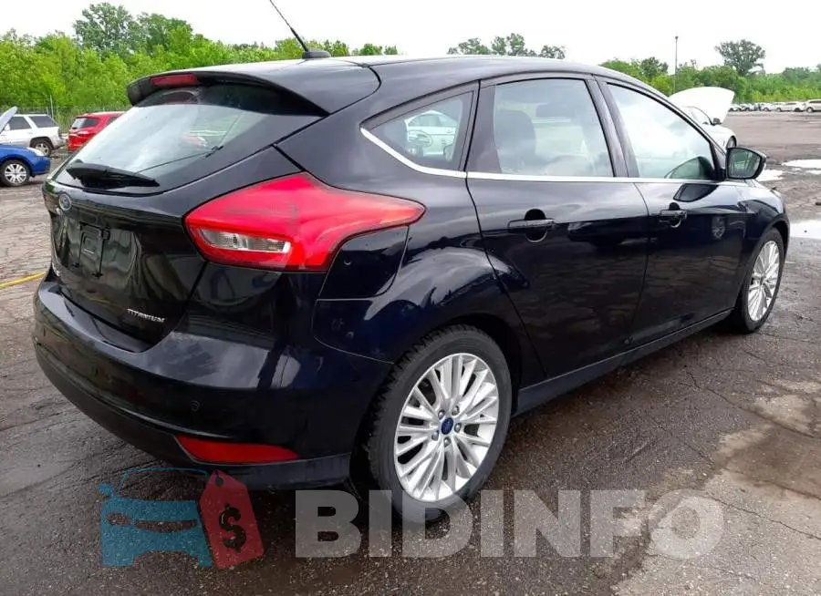 1FADP3N25JL232804 Photo# 4