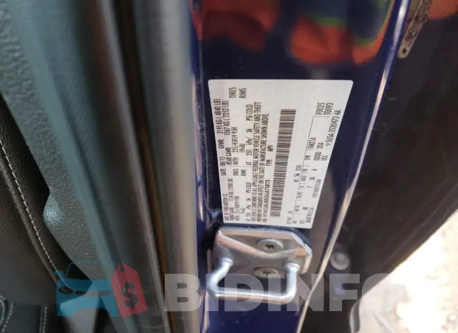 1FMCU9J95GUA75875 Photo# 10
