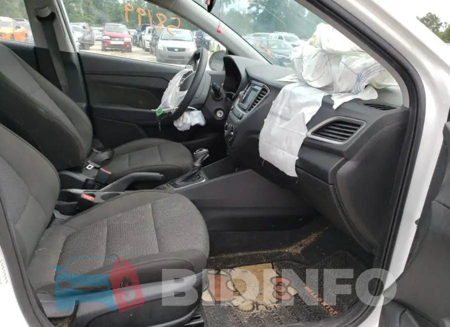 3KPC24A61LE114781 Photo# 5