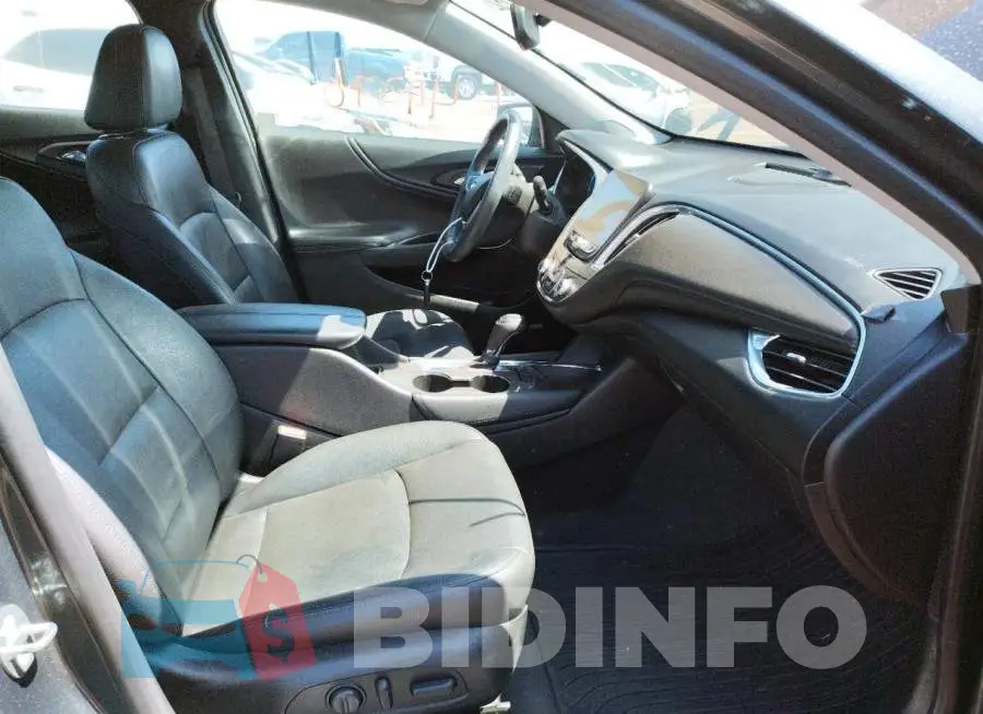 1G1ZD5ST4JF100822 Photo# 5
