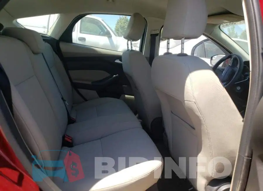 1FADP3K27GL242683 Photo# 6