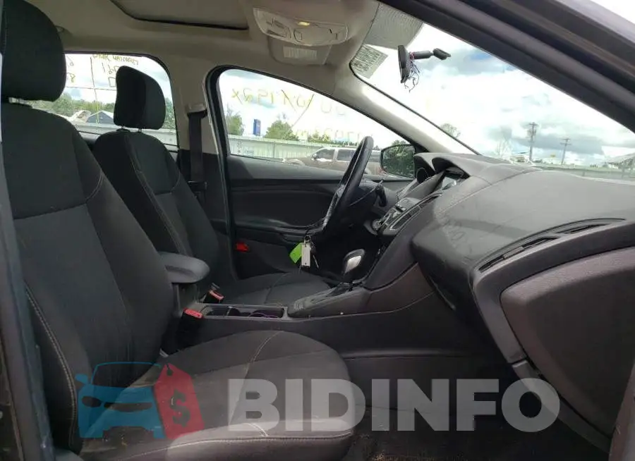 1FADP3M22HL311553 Photo# 5