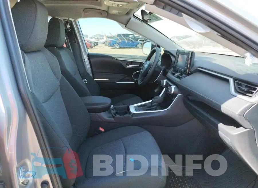 2T3W1RFV3MW116180 Photo# 5