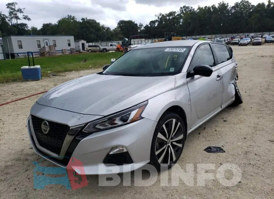 1N4BL4CV4KC182811 Photo# 2