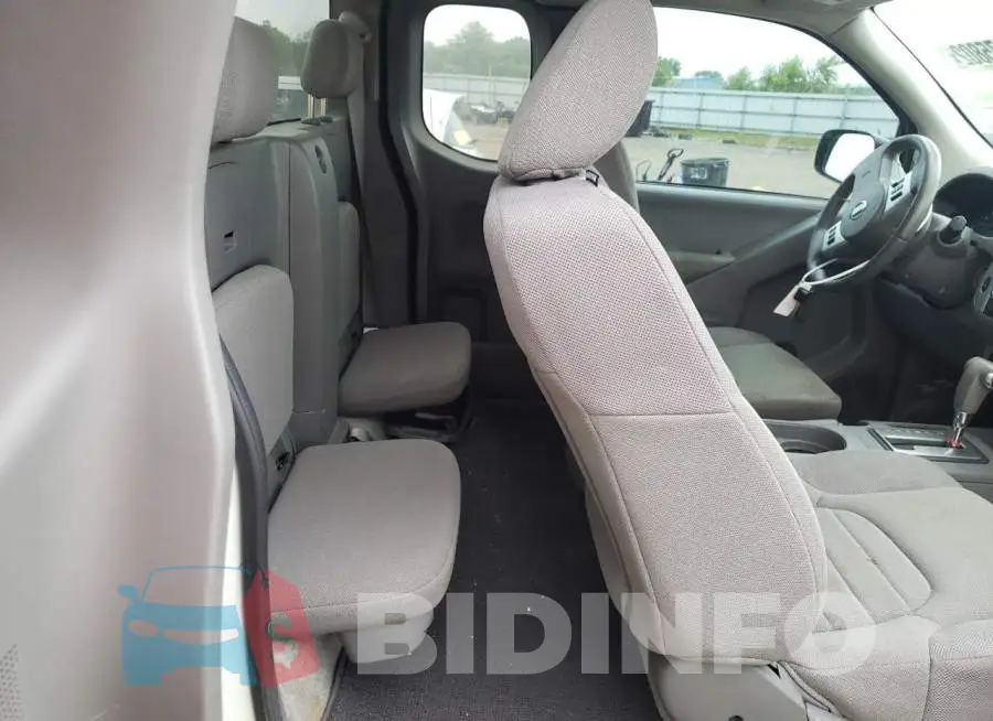 1N6BD0CT5JN747789 Photo# 6