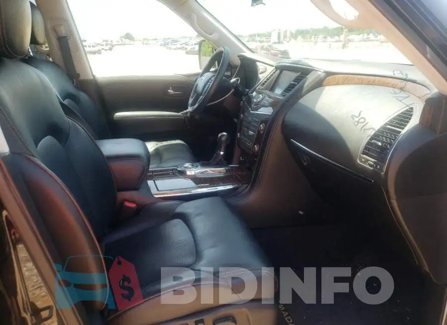 JN8AY2NF3JX300182 Photo# 5