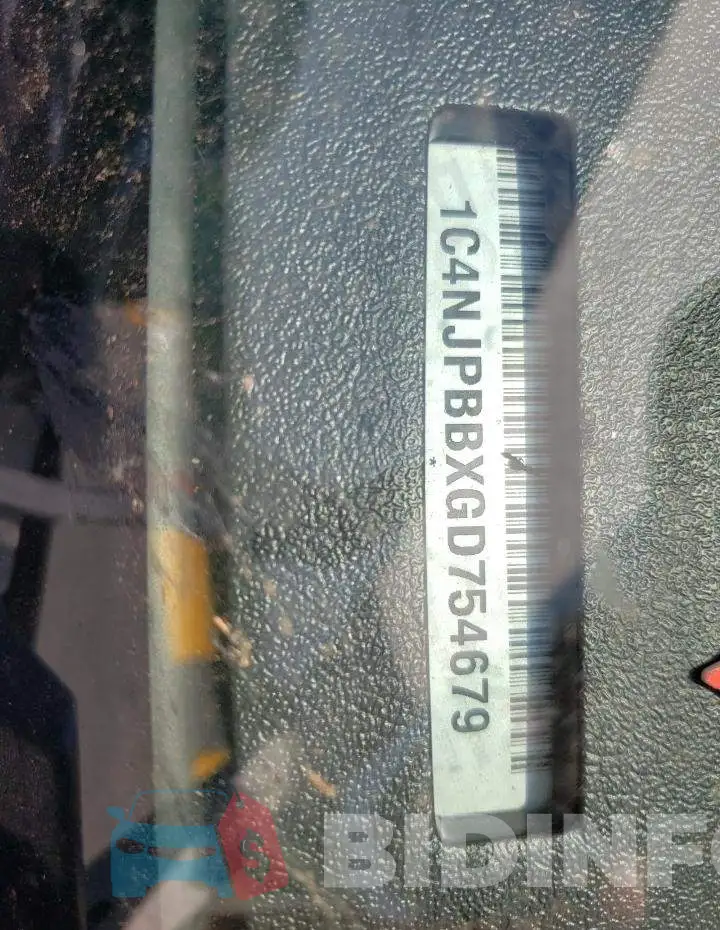 1C4NJPBBXGD754679 Photo# 10