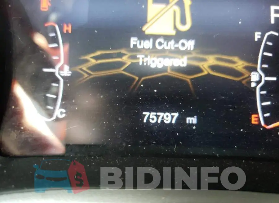 3C4NJCCB9KT675630 Photo# 8