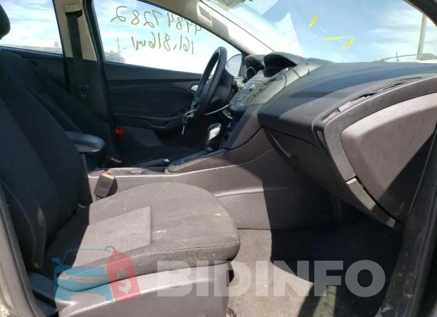1FADP3F22JL226814 Photo# 5